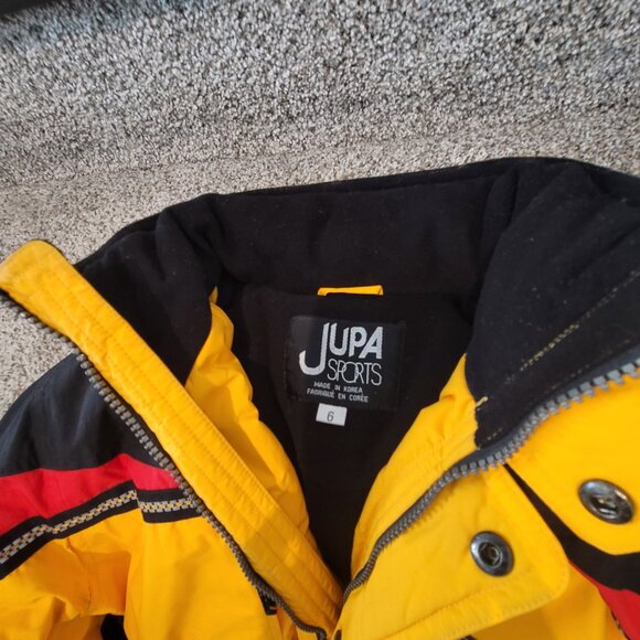 Youth Snowsuit- High performance winter wear. - Picture 3 of 3